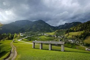 Sorica betragtes som en af Sloveniens mest naturskønne landsbyer.