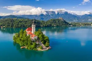 Geniet van de schoonheid van het meer van Bled